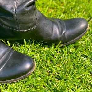 Black Frye Boots hardly worn- 8.5